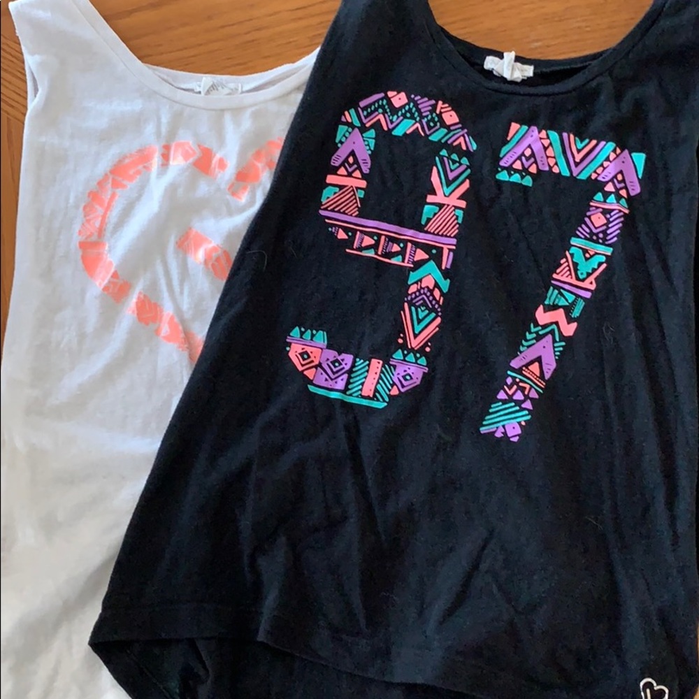 2 Tank Tops